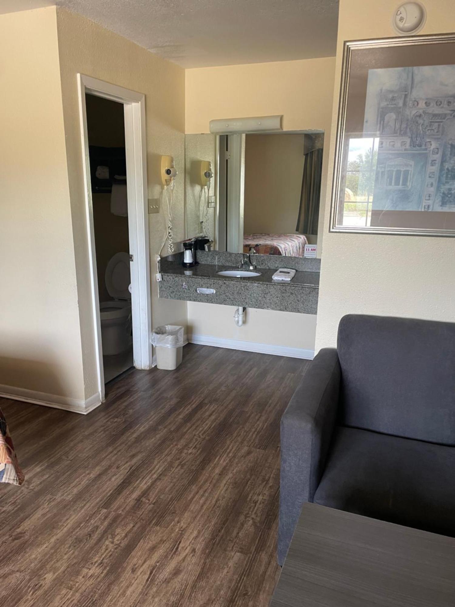 Relax Inn Marlin Екстериор снимка