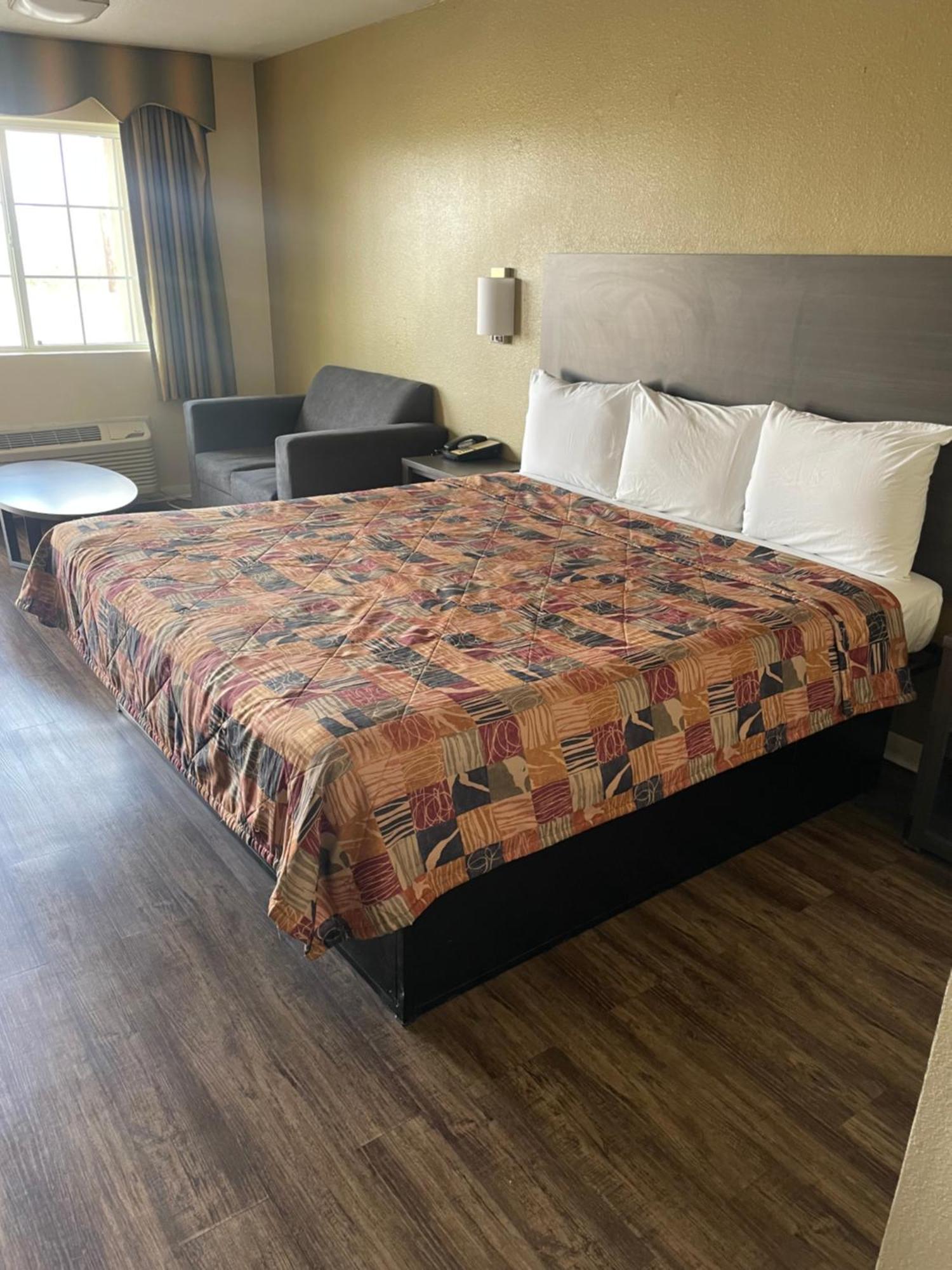 Relax Inn Marlin Екстериор снимка